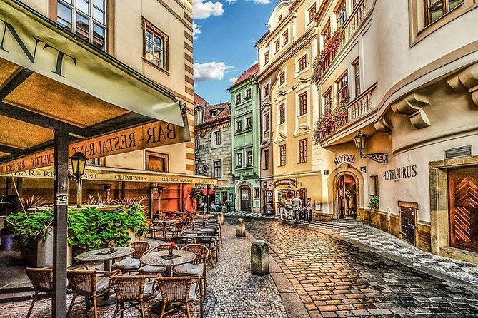 Budapest to Prague Private transfer with 2 hour sightseeing stop - The 2-hour sightseeing stop: how to choose and how to pace it
