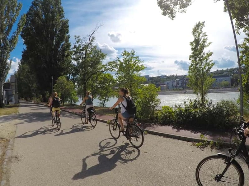 Budapest to Szentendre e-Bike Tour with a local guide - The Danube bike path: where the scenery does the talking