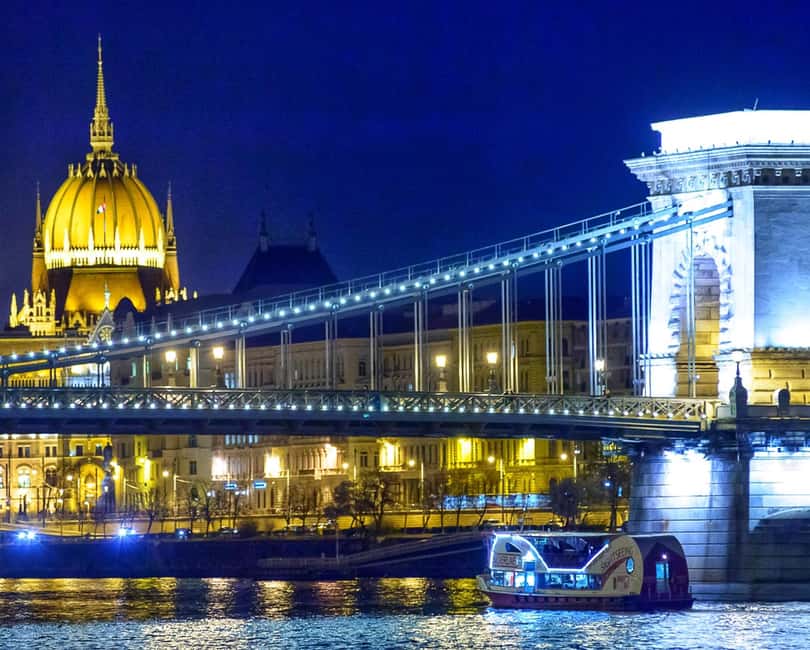 Budapest: Unlimited Drink Cruise - The open-bar setup: what’s included and how to get value