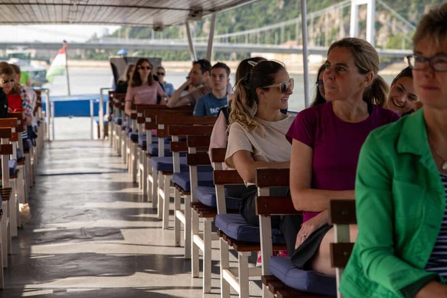 Budapest: Unlimited Prosecco & Aperitivo Sightseeing Cruise - Key highlights worth your attention