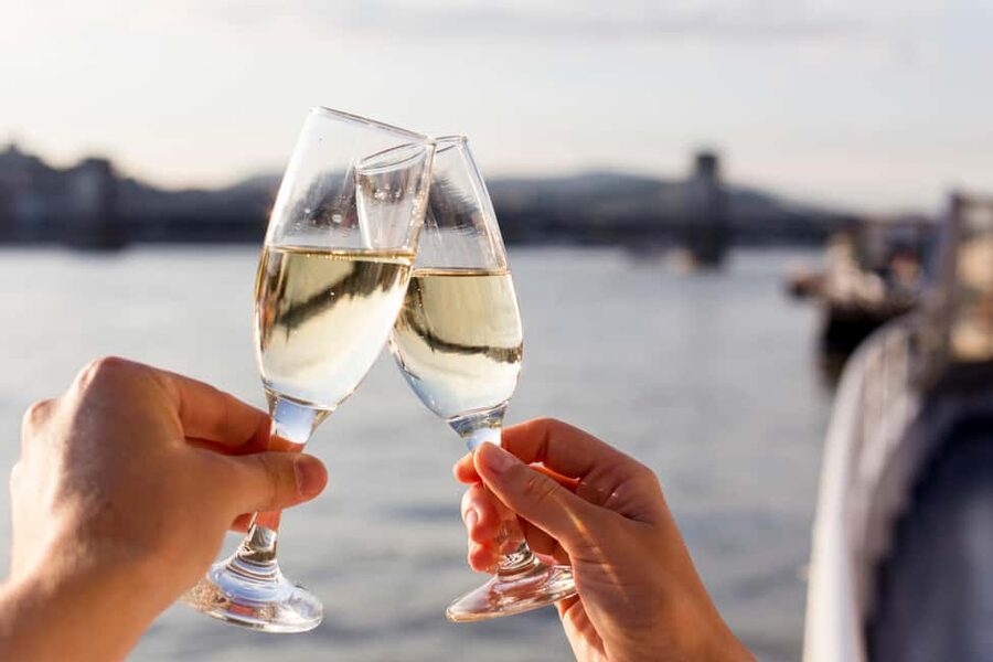 Budapest: Unlimited Prosecco & Aperitivo Sightseeing Cruise - Danube night cruise with unlimited aperitivo: what you’re really buying