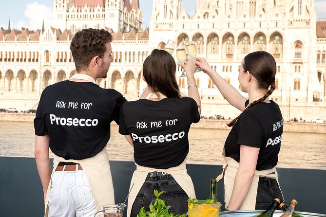 Budapest: Unlimited Prosecco, Beer & Aperol Spritz Cruise - Key things to know before you board