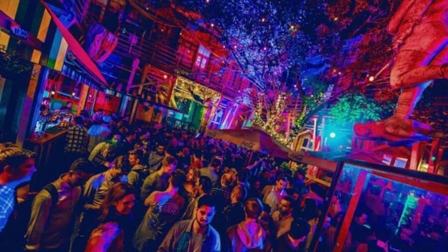 Budapest: Unmissable Bar Crawls with Shots & VIP Club Entry - FAQ