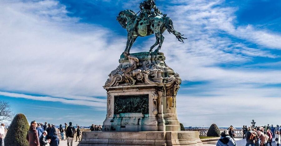 Budapest: Walking Tour in German - Leopold Town, Then the Chain Bridge: Getting a Pest-to-Buda Flow