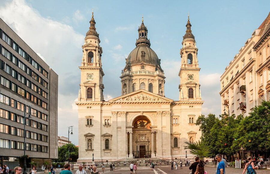 Budapest: Walking Tour in German - Price and Logistics: Is $41 Good Value for 3 Hours?