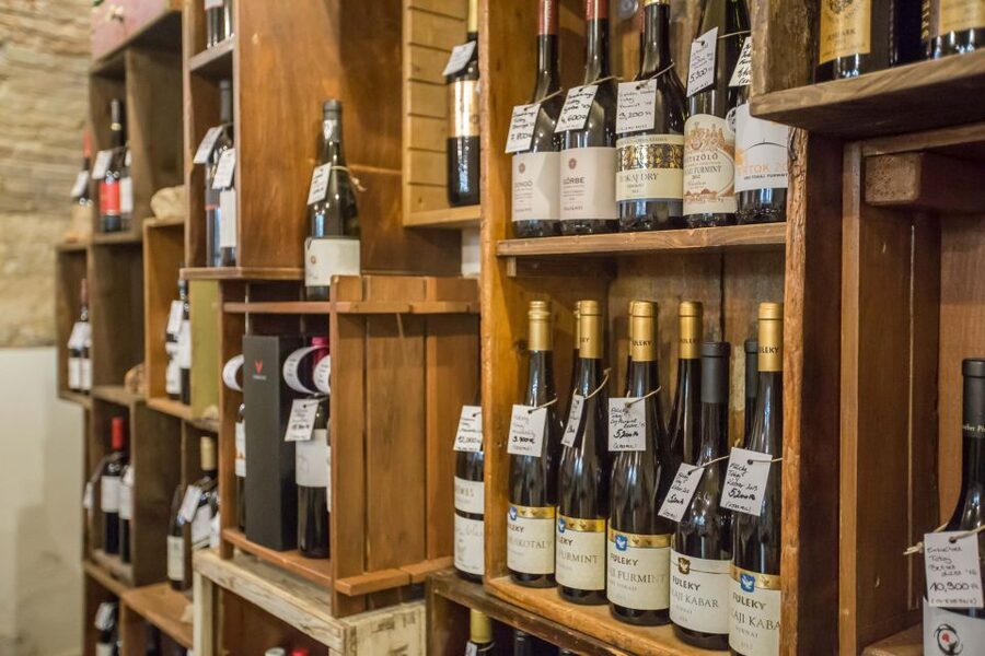 Budapest: Wine, Cheese, and Charcuterie Tasting - Bread, Artisan Oil, and the Brick-Cellar Atmosphere