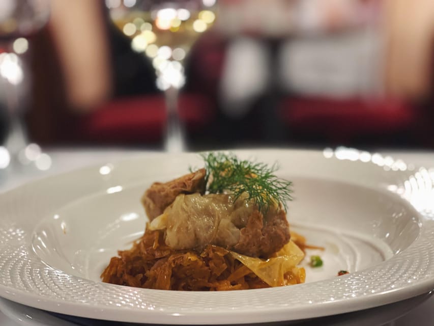 Budapest: Wine & Dine Cruise on the Danube - The wine-and-food pairing: 5 wines from different regions