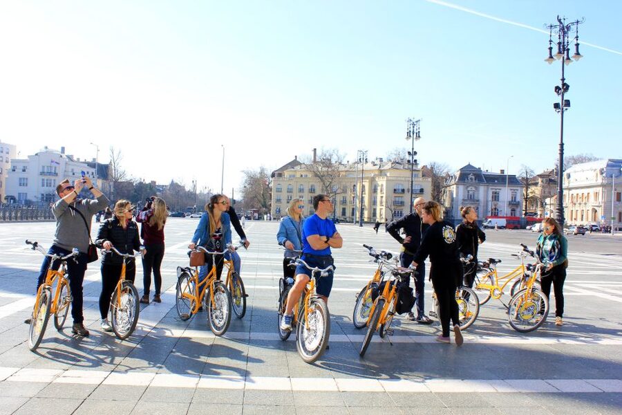 Budapest ❤️Winter Bike Tour with Coffee Stop❤️ - Central Market Hall: Art Nouveau Indoors Beats Another Cold Walk