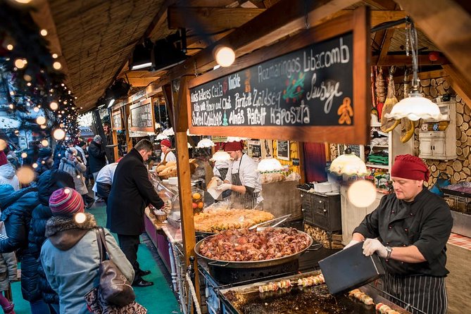 Budapest Wonderland - A Christmas Market Tour with Chimney Cake & Mulled Wine - Key highlights at a glance