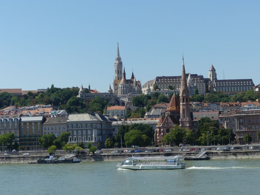 Castle District & Pest Driving Tour with Danube River Cruise - Small Language-Mode Detail: When Explanations Switch