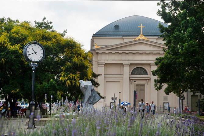 Classic Walk in Budapest Historical Center - Starting at Kürtőskalács and getting your bearings