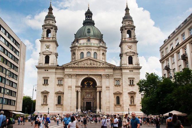 Classic Walk in Budapest Historical Center - Elizabeth Square: Danube Fountain area and the ferris wheel view