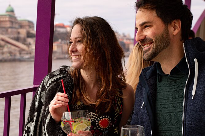 Cocktail Cruise and City Views on the Danube in Budapest - Photo and comfort tips: top deck warmth and avoiding window glare