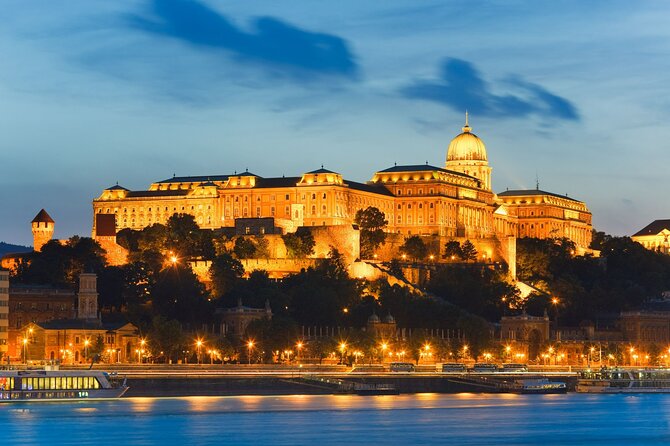 Cocktail Cruise and City Views on the Danube in Budapest - Is it worth booking? My take