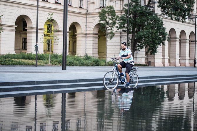 Coolest E-bike Tour in Budapest - Meeting point at Veres Pálné u. 44: how the tour runs