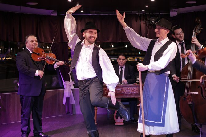Drinks and Folklore Show Cruise in Budapest - The route: how you’ll see Budapest in a single night