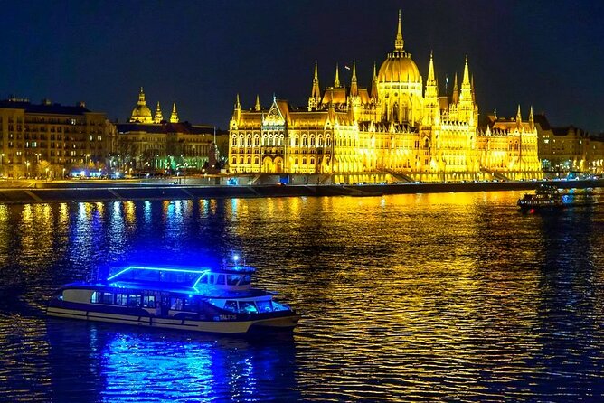 Drinks and Folklore Show Cruise in Budapest - Drinks onboard: what’s included and how to use it smartly
