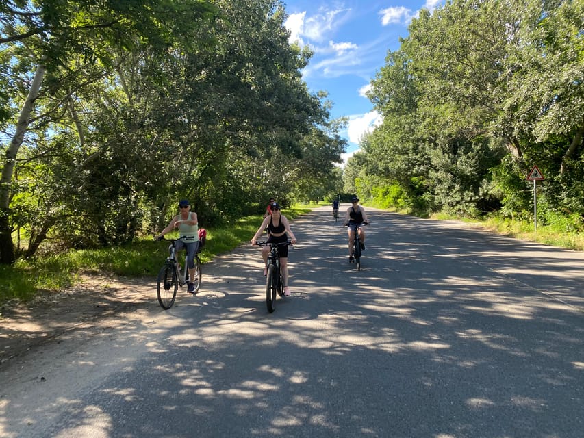 E-Bike Tour to Szentedre - Szentendre in 90 minutes: cobblestones, Baroque colors, and art energy