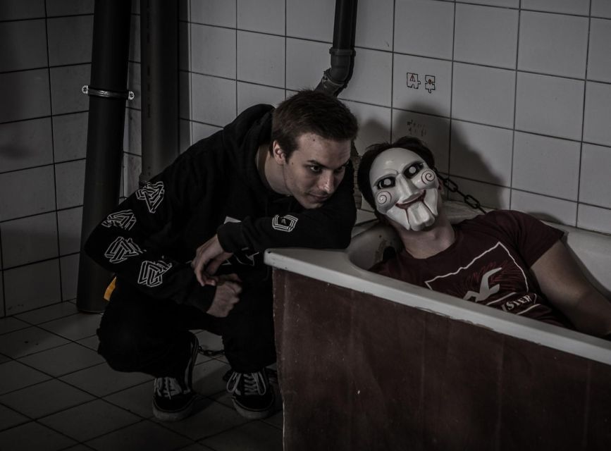 Escape Rooms by PanIQ Room in Budapest - Inside the Set: Puzzles, Props, and the Saw-Style Option