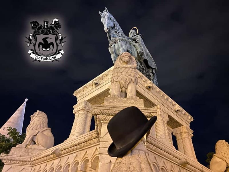 FoolsCode: EscapeRoom/Sightseeing tour with Actor Tourguide - Your Actor Guide in Costume, Led by Joe
