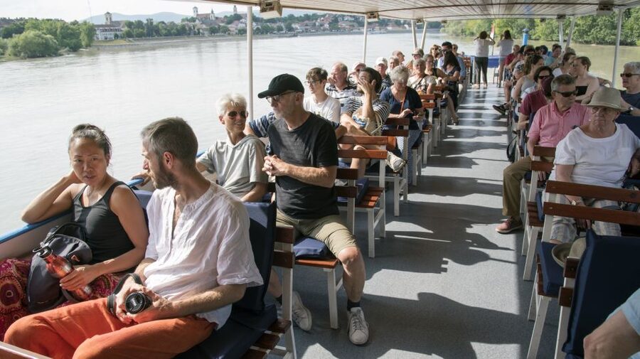 From Budapest: Danube Bend Day Trip in English - Food, Timing, and Pacing: How to Not Feel Rushed