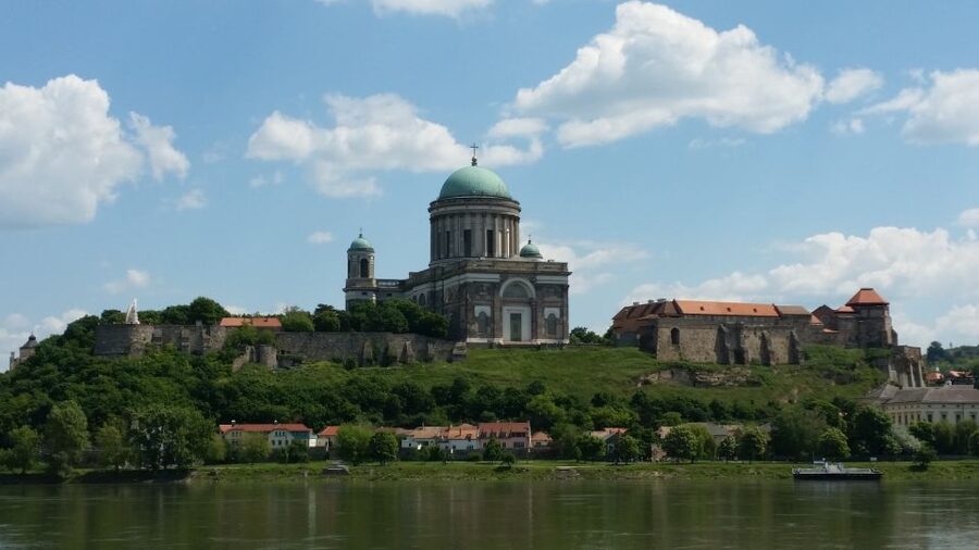 From Budapest: Danube Bend Full-Day Private Tour with Lunch - Time for a 3-Course Lunch in the Danube Bend