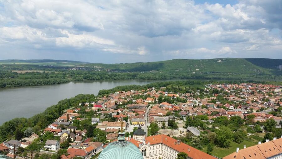 From Budapest: Danube Bend Full-Day Private Tour with Lunch - Szentendre’s Art Streets: Craft Shops and Contemporary Galleries