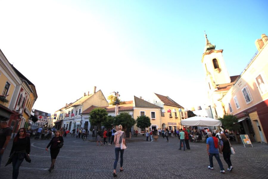 From Budapest: Danube Bend & Szentendre Tour with Lunch - Visegrád’s Royal Residence Stones and the Danube Valley Views