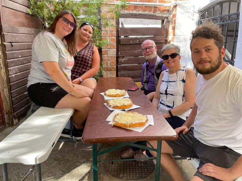 From Budapest: Szentendre Day Trip with Street Food - Getting to Szentendre from Budapest: the simple part actually works