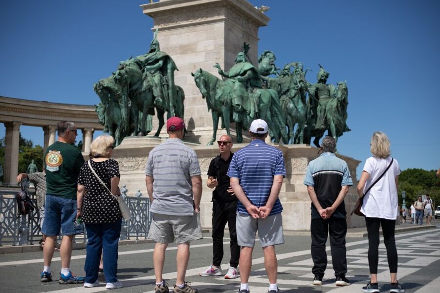 Full Day Budapest City Tour with Lunch, Wine & Dessert - Price and value: is $212 a good deal for 7 hours?