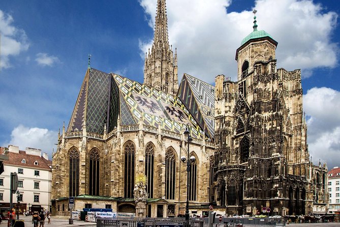 Full day PRIVATE GUIDED VIENNA tour from Budapest with lunch and drinks - A 7:00 am Vienna reset from Budapest