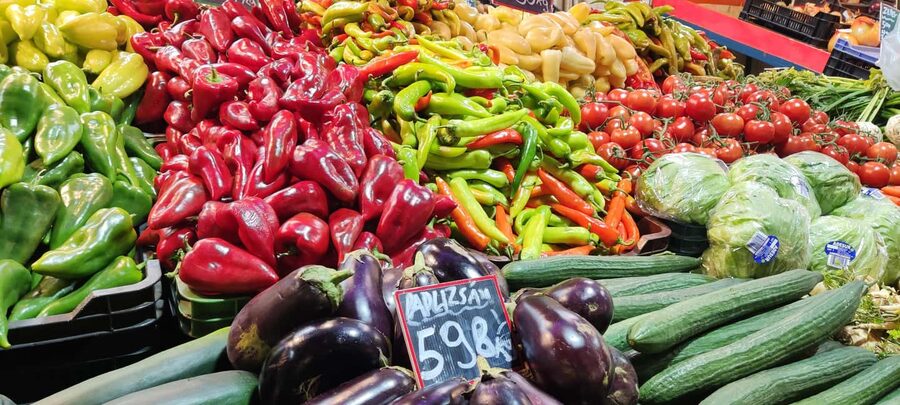 German tour: Central Market Hall of Budapest with tastings - A Guide Who Explains What You’re Eating (and Why It Matters)