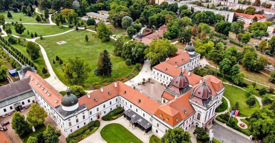 Godollo: The Royal Palace of Gödöllő Ticket - Getting oriented: meeting point, rules, and what to expect on arrival