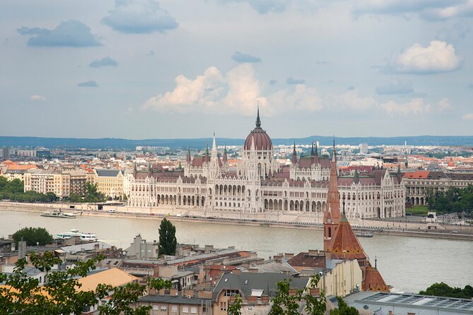 Guided Tour in Budapest Castle District - Stop 3: Fisherman’s Bastion panoramas (and how to enjoy them)