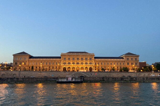 Half day Budapest city tour by car / minivan - Széchenyi bath area, the Opera, and St. Stephen’s Basilica