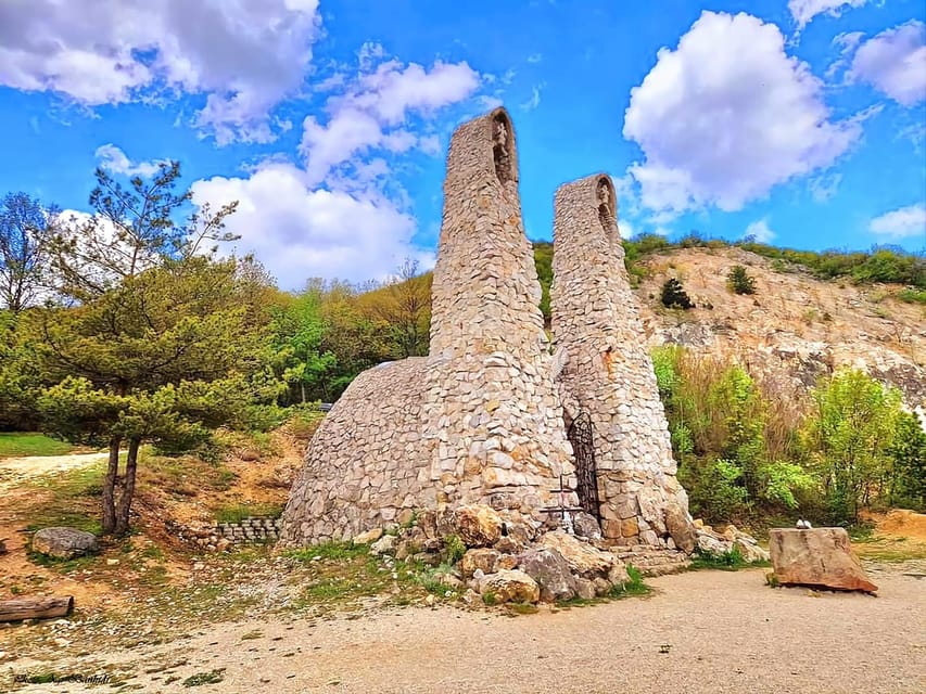 Hike to Spiritual Sites Near Budapest - Local lunch and the best kind of souvenir: goulash