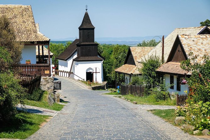 HOLLÓKŐ UNESCO World Heritage site + Eger Castle Private guided tour - Private guided tour logistics: why pickup matters more than you think