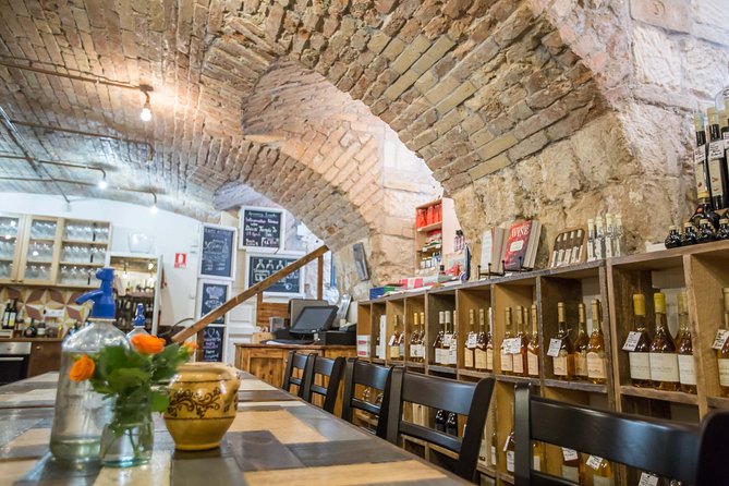 Hungarian Wine Tasting (with Cheese and Charcuterie) in Budapest - The Main Event: 5 Indigenous Hungarian Wines, Explained at Table