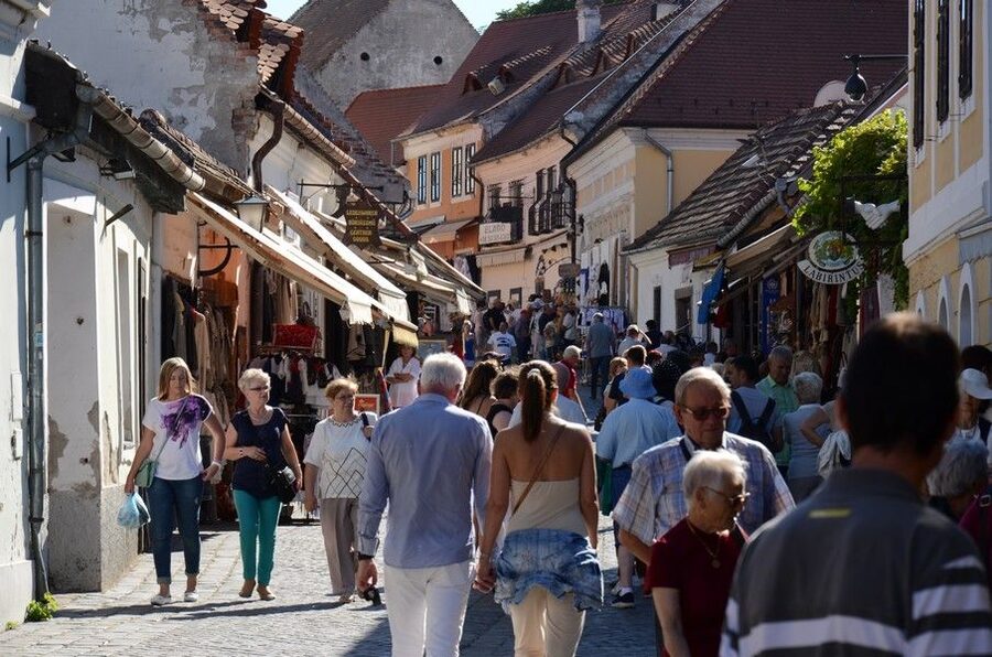 Hungary: Full-Day Private Danube Bend Tour - Quick hits on the Danube Bend tour