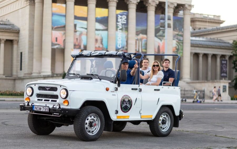 Iconic Budapest tour with Classic Russian Jeep and G-Wagon - How your 2–3 hour route is planned: a smart hit list across both sides