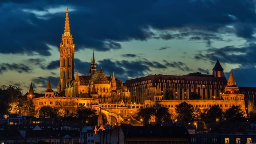 Iconic Budapest tour with Classic Russian Jeep and G-Wagon - Buda Castle to Citadella: viewpoints that shape the whole Budapest story