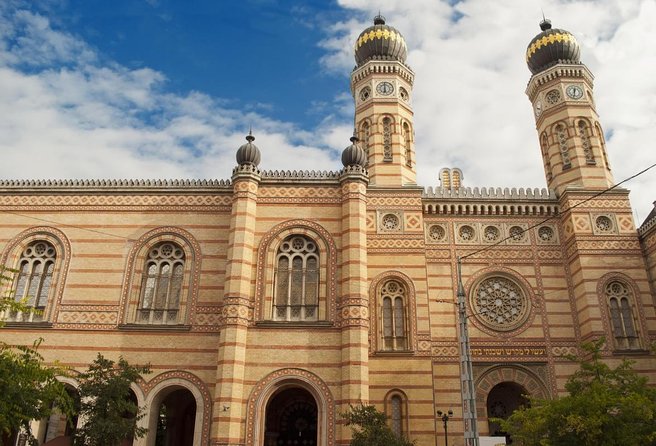 Learn Hungarian before you hit the party or explore the city! - Quick hits worth knowing