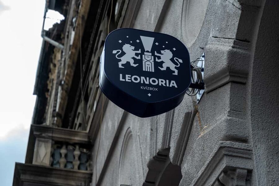 Leonoria Quizboxing- TV show-style team event in Budapest - Practical Limits: Age, Health Conditions, and Safety Rules