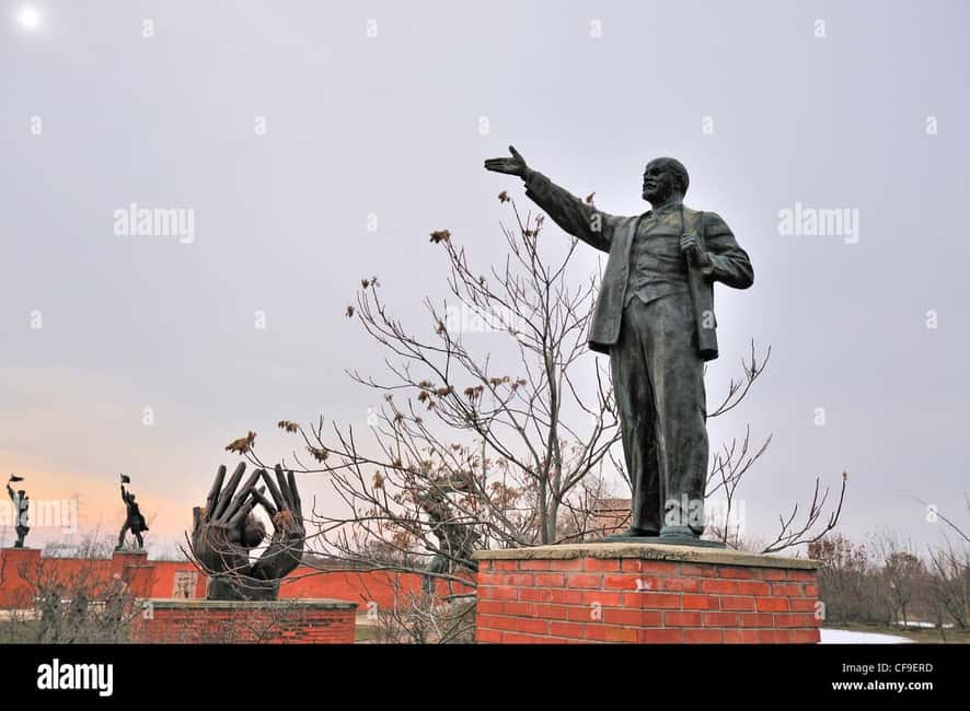 Life Behind the Iron Curtain, the communist Budapest private - A private Iron Curtain route that moves between shock and perspective