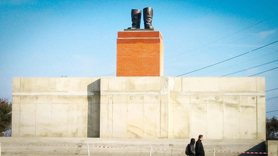 Life Behind the Iron Curtain, the communist Budapest private - Memento Park: the propaganda statues of the communist era, removed and reframed