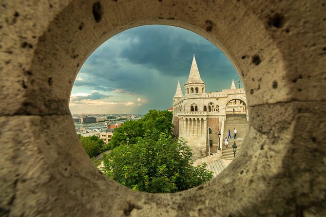 Live virtual walking tour in the Buda Castle quarter - Matthias Church to Fisherman’s Bastion: The Pest Skyline Finale