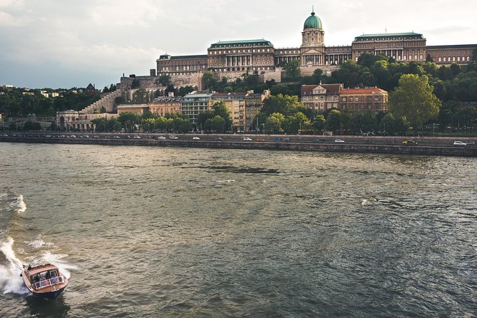 Luxurious, private day cruise with a waterlimousine to Szentendre - How the captain may adjust the route