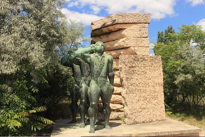 Memento Park Entrance Ticket - The Liberation Army Soldier: a 6-meter tall photo magnet