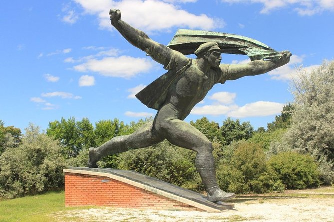 Memento Park Visit with Private Trabant Transfer - Pickup at 9:30am: easy meeting, small-group feel