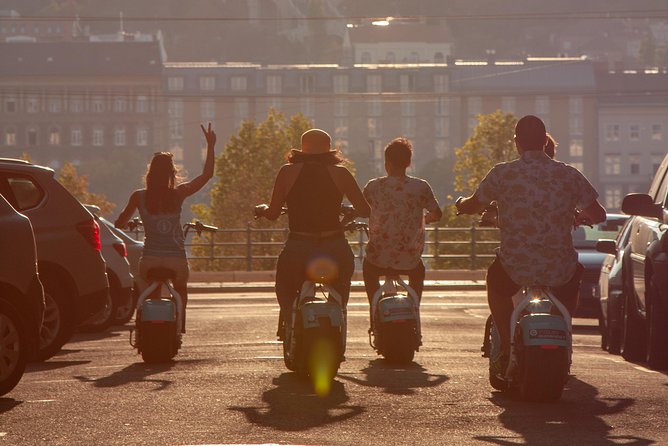 MonsteRoller E-Scooter Rental in Budapest - Safety and Comfort: Fat Tires, Steep Hills, and Helmet Reality